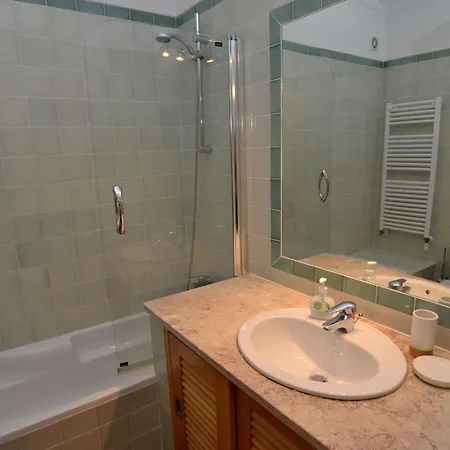 Casa Vermelho * Amoreira (Leiria)