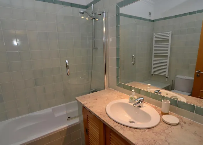 Casa Vermelho * Amoreira (Leiria)